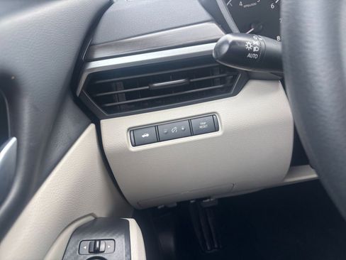 Used 2025 Nissan Altima 2.5 SV FWD image 34