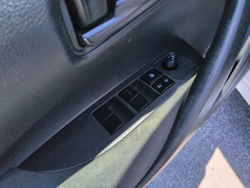 Used 2022 Toyota Corolla LE FWD image 11