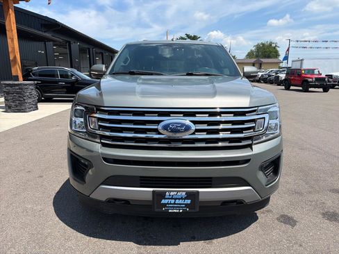 Used 2019 Ford Expedition XLT w/ Equipment Group 202A AWD/4WD image 2