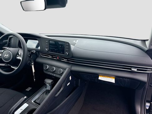 New 2026 Hyundai Elantra SE FWD image 21