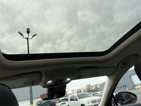 Used 2023 Buick Envision Avenir image 14