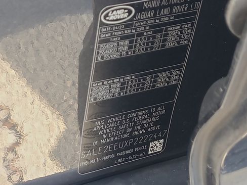 Used 2023 Land Rover Defender 110 X-Dynamic SE image 32