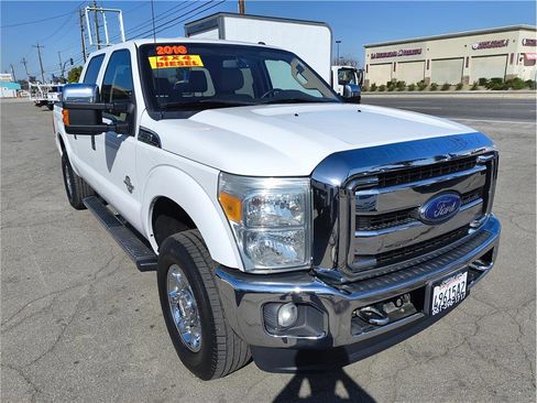 Used 2016 Ford F250 XLT w/ XLT Premium Package image 2