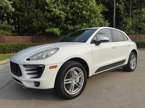Used 2016 Porsche Macan S image 1