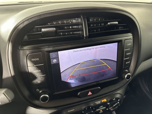 Used 2022 Kia Soul LX w/ Technology Package FWD image 17