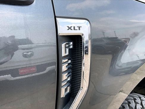 Used 2017 Ford F250 XLT w/ XLT Value Package image 21