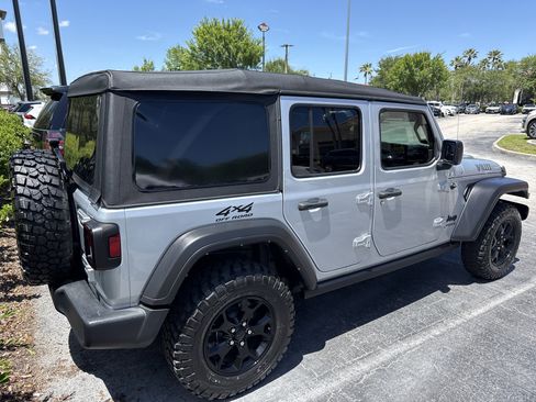 Used 2022 Jeep Wrangler Unlimited Sport AWD/4WD image 3