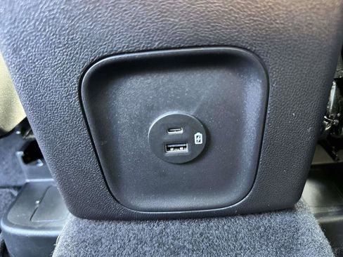 Used 2022 Ford Escape SEL image 16