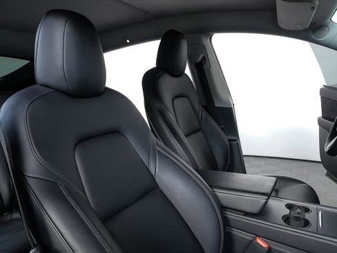 Used 2021 Tesla Model Y Performance image 17