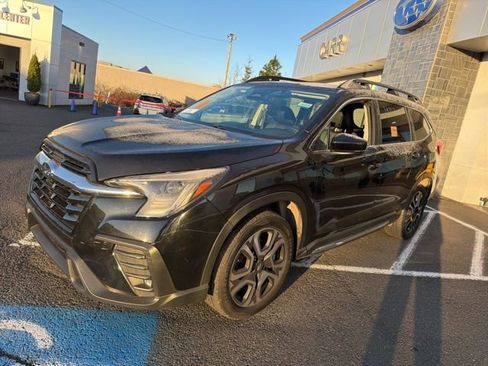 Used 2024 Subaru Ascent Limited w/ Technology Package image 3