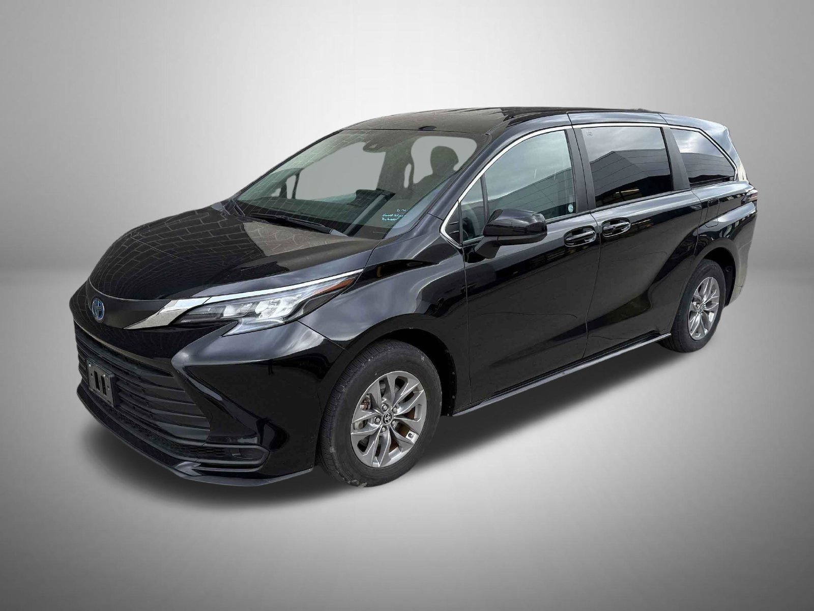 Used 2025 Toyota Sienna LE FWD image 1