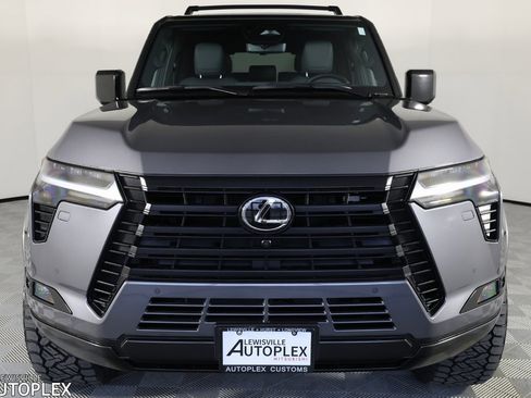 Used 2025 Lexus GX 550 image 2