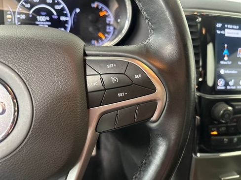 Used 2021 Jeep Grand Cherokee Laredo X AWD/4WD image 18