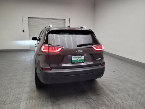 Used 2019 Jeep Cherokee Latitude Plus FWD image 6