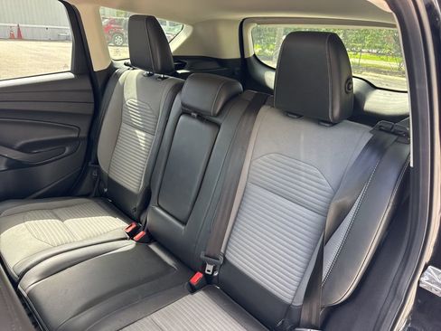 Used 2017 Ford Escape SE w/ SE Sport Appearance Package FWD image 11