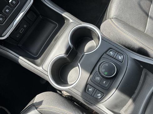 Used 2021 GMC Terrain SLT image 18