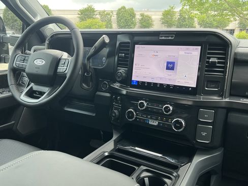 New 2026 Ford F250 Lariat w/ Black Appearance Package AWD/4WD image 3