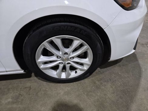 Used 2018 Chevrolet Malibu LT image 21