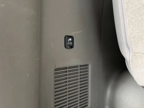 Used 2017 Nissan NV 3500 SV RWD image 65