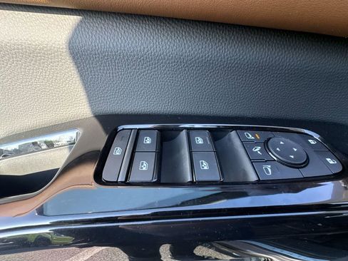 New 2026 Nissan Pathfinder Platinum image 13