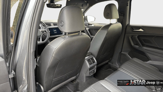 Used 2023 Volkswagen Tiguan SE R-Line FWD image 25