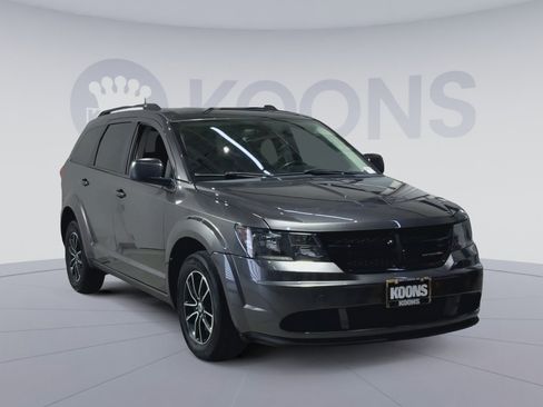 Used 2018 Dodge Journey SE w/ Connectivity Group image 4