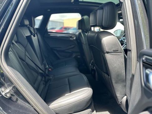 Used 2020 Porsche Macan S image 19