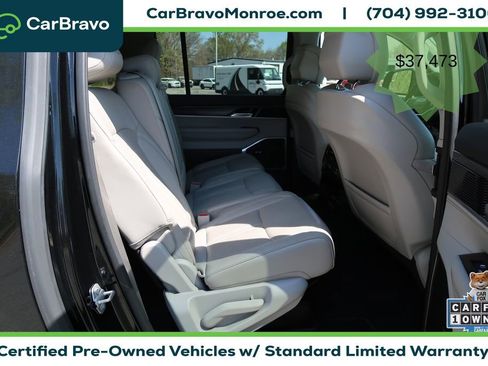 Used 2024 Jeep Wagoneer L Series II RWD image 34