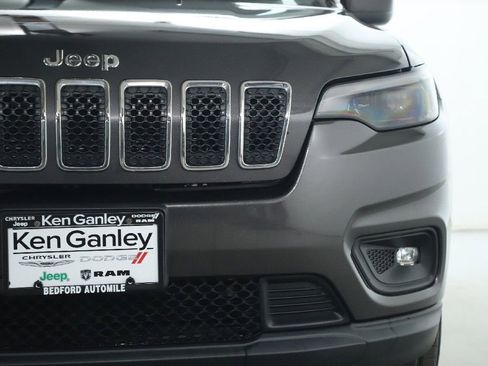 Used 2019 Jeep Cherokee Latitude Plus w/ Cold Weather Group image 7