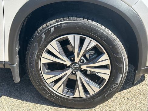 Used 2023 Nissan Rogue SV AWD/4WD image 10