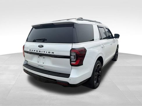 Used 2022 Ford Expedition Limited AWD/4WD image 5