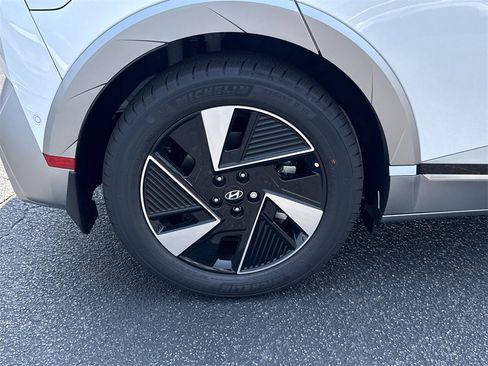 New 2025 Hyundai Ioniq 5 Limited image 17