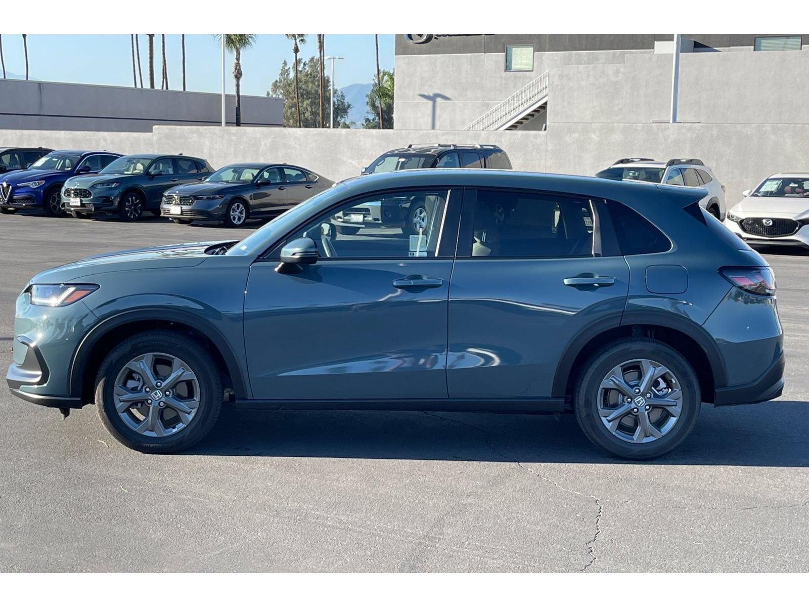 Used 2027 Honda HR-V LX image 2
