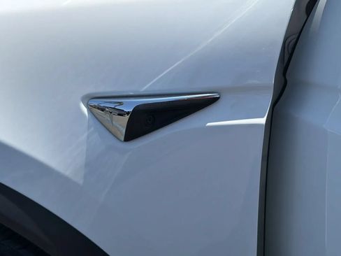 Used 2017 Tesla Model X 75D AWD/4WD image 23