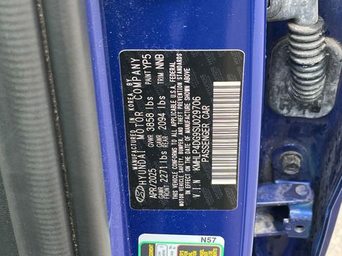 Used 2025 Hyundai Elantra Limited image 31