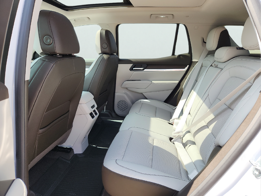 New 2027 GMC Terrain Denali w/ LPO, Floor Liner Package AWD/4WD image 15