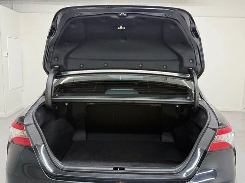 Used 2019 Toyota Camry SE image 40