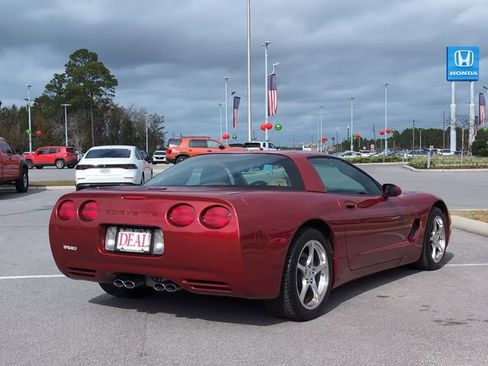 Used 2004 Chevrolet Corvette Coupe w/ Roof Package image 3