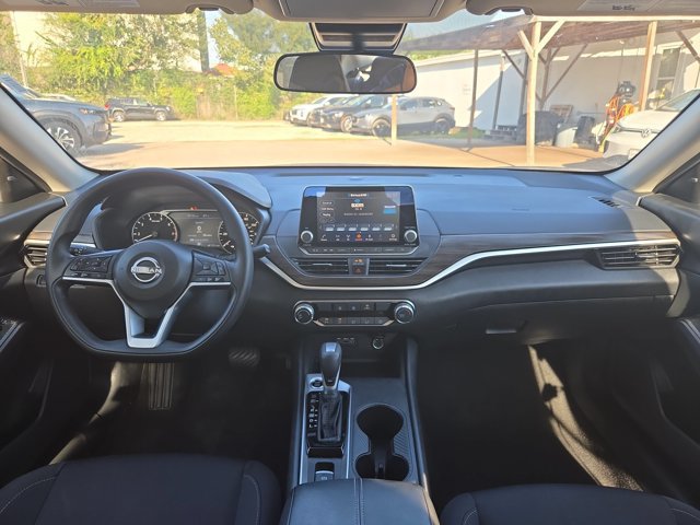 Used 2025 Nissan Altima 2.5 SV AWD/4WD image 21