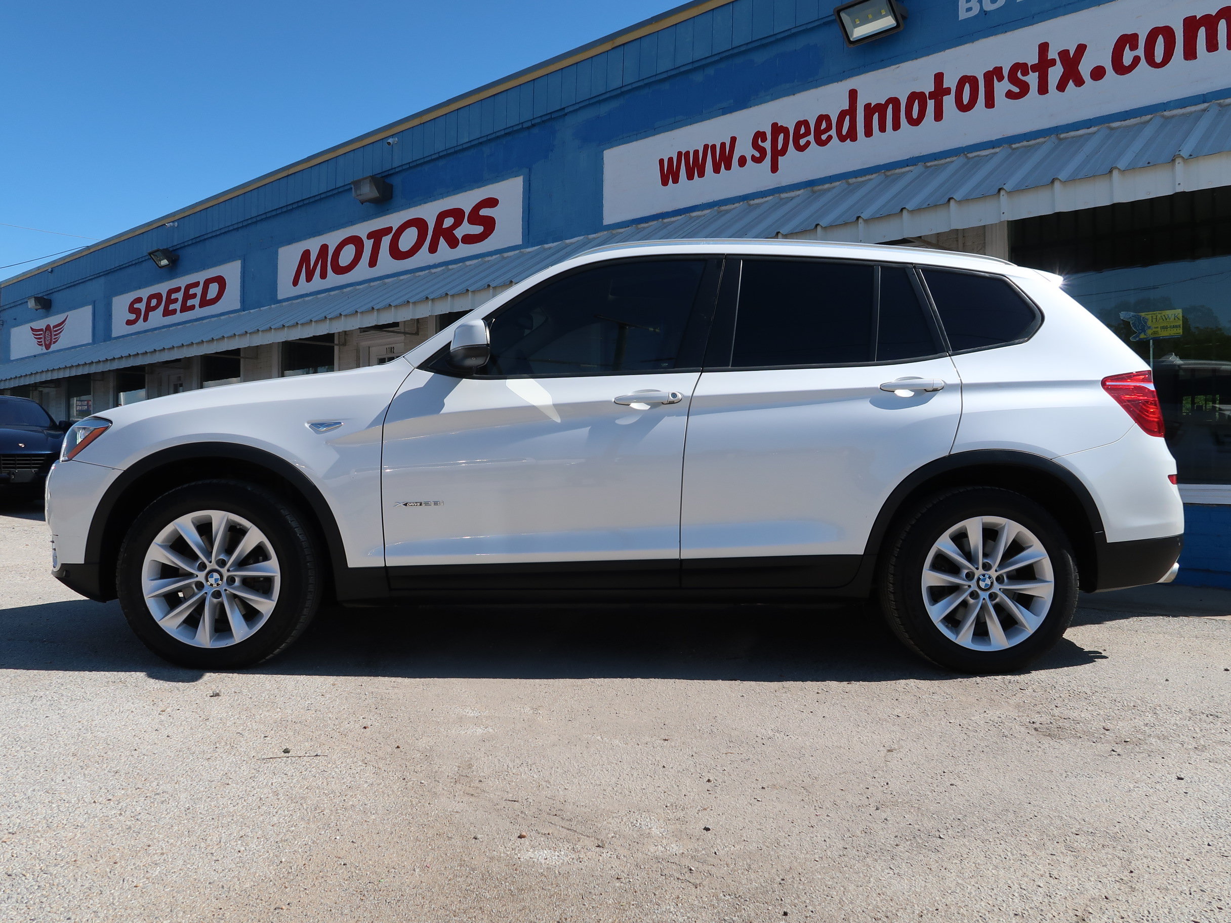 Used 2016 BMW X3 xDrive28i AWD/4WD image 3