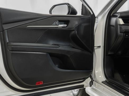 Used 2025 Toyota Camry LE image 32