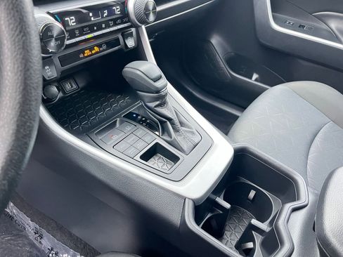 Used 2025 Toyota RAV4 XLE image 42