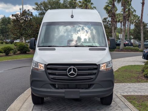 New 2025 Mercedes-Benz Sprinter 2500 image 10