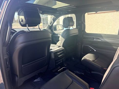 New 2026 Jeep Grand Wagoneer Limited image 17