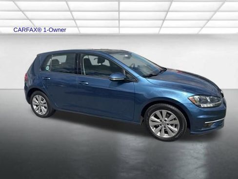 Used 2018 Volkswagen Golf SE FWD image 2