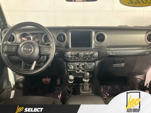 Used 2022 Jeep Gladiator Sport AWD/4WD image 17