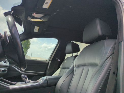 Used 2021 BMW X7 xDrive40i w/ M Sport Package AWD/4WD image 16