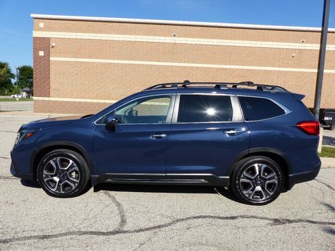 Used 2023 Subaru Ascent Touring AWD/4WD image 5