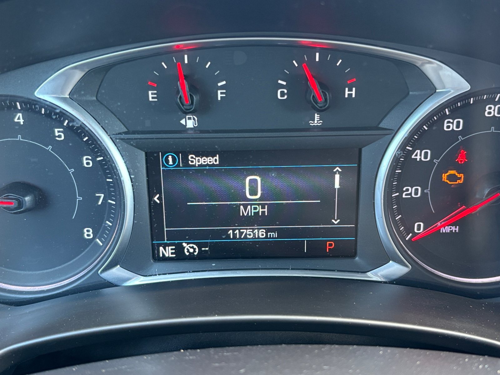 Used 2018 GMC Terrain SLT w/ LPO, Black Accent Package FWD image 2