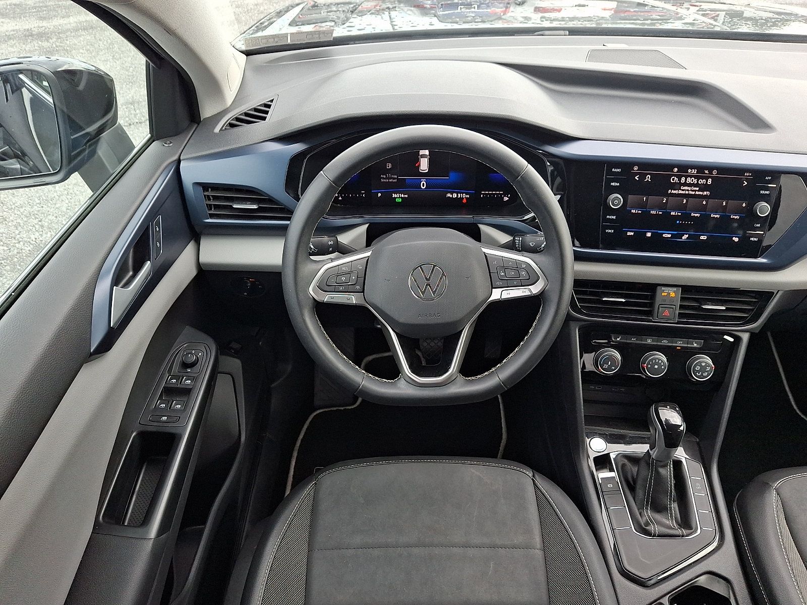 Used 2023 Volkswagen Taos SE FWD image 12